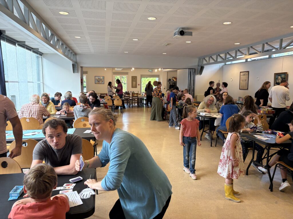 Participer à nos soirées jeux du samedi soir, nouvelle section jeux de société de l’ASCL Méré